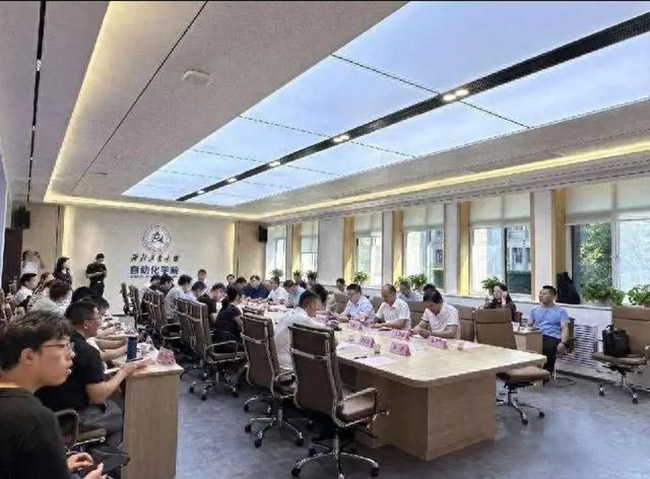 西安西瑪電機(jī)與西北工業(yè)大學(xué)開展“雙進(jìn)”活動，共推科技創(chuàng)新與產(chǎn)業(yè)升級